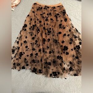 Lined tulle skirt brown with black flower overlay